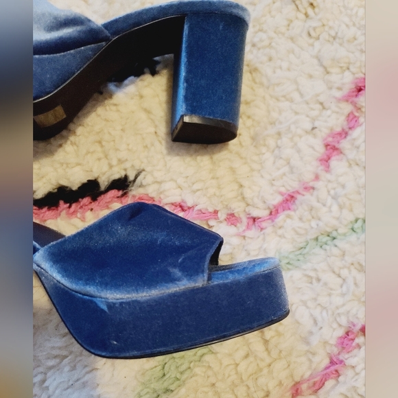 Princess Polly Blue Velvet Chunky Heels Sandals y2k 9 NEW - Picture 2 of 10